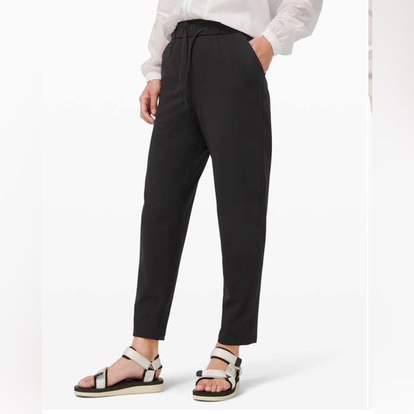 lululemon athletica Pants - Lululemon Keep Moving Pant 7/8 High-Rise
Black
W5DCFS
Size 2
Like new